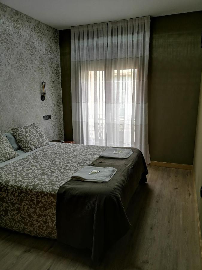Hostal Juan Bravo セゴビア エクステリア 写真