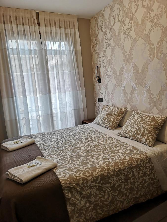 Hostal Juan Bravo セゴビア エクステリア 写真