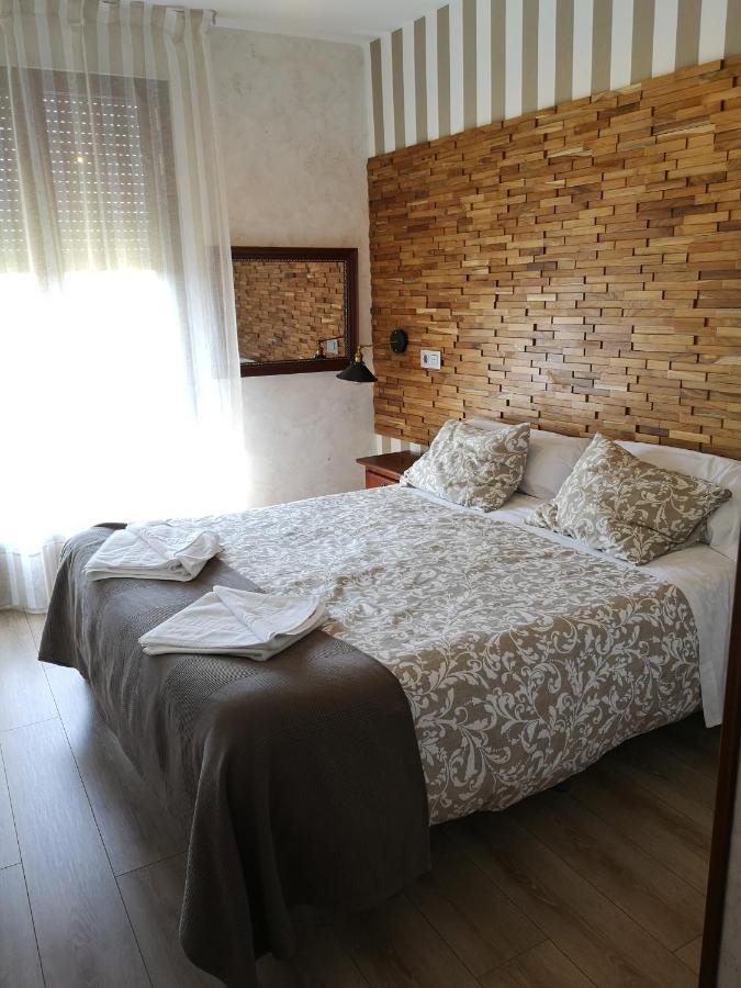 Hostal Juan Bravo セゴビア エクステリア 写真